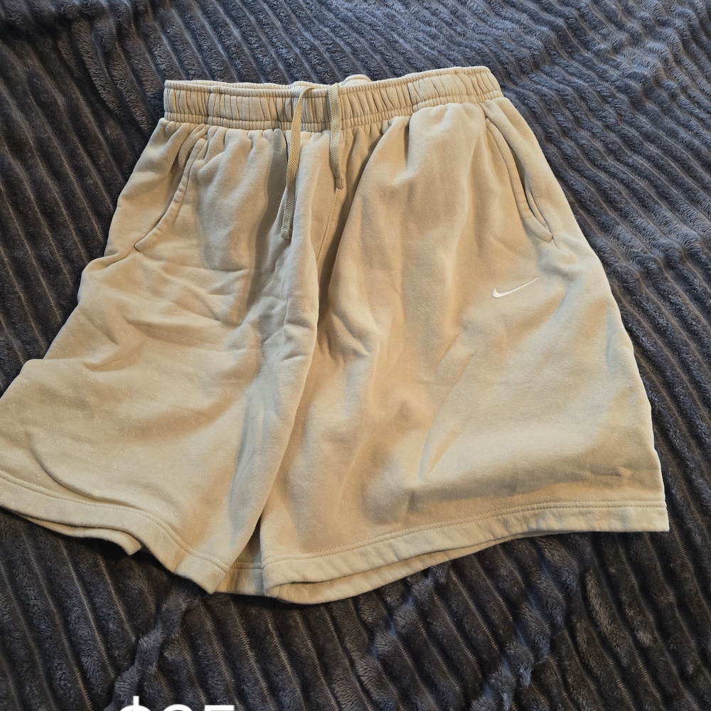 Nike Men's Tan Shorts
